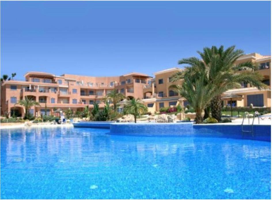 Comfortable 2 Bedroom Apartment In Popular Limnaria Gardens Pafos Dış mekan fotoğraf