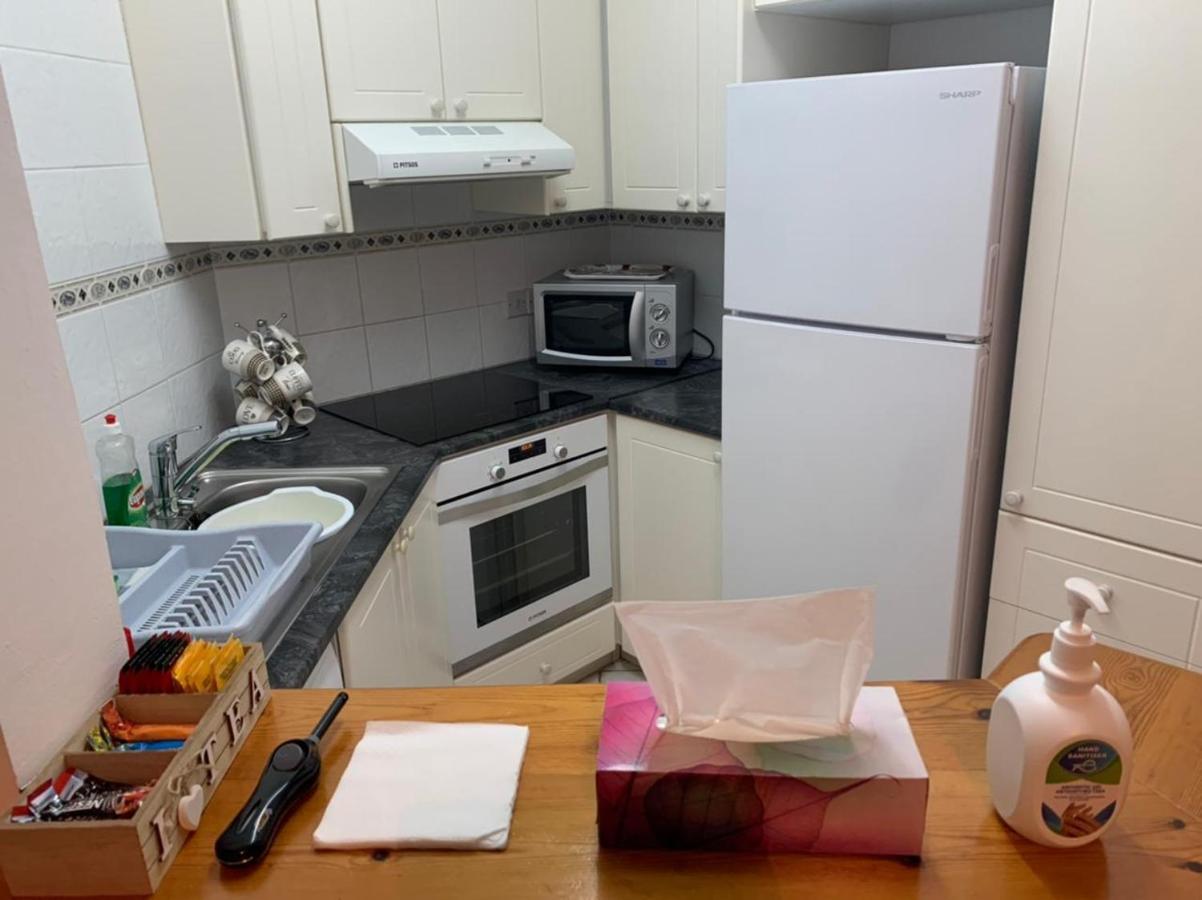 Comfortable 2 Bedroom Apartment In Popular Limnaria Gardens Pafos Dış mekan fotoğraf