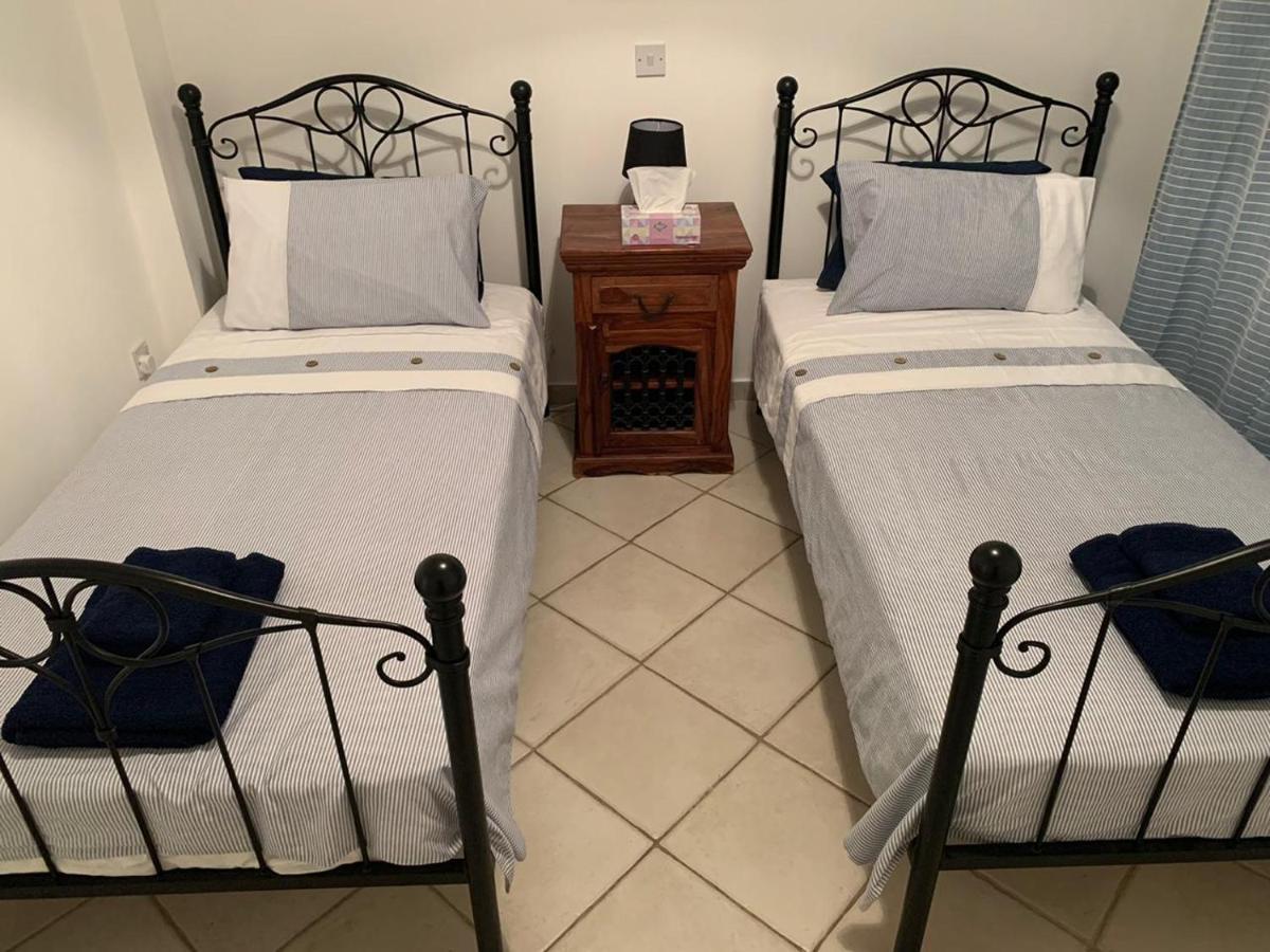Comfortable 2 Bedroom Apartment In Popular Limnaria Gardens Pafos Dış mekan fotoğraf